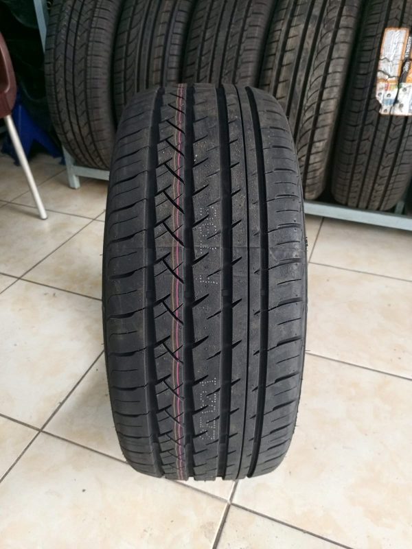 225/45R17 Grelander Tyres