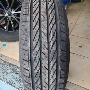235/45r21 Maxtrek Maximus Tyres