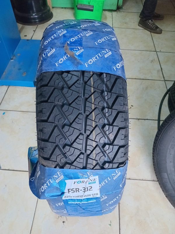 225/65r17 fortune tyres
