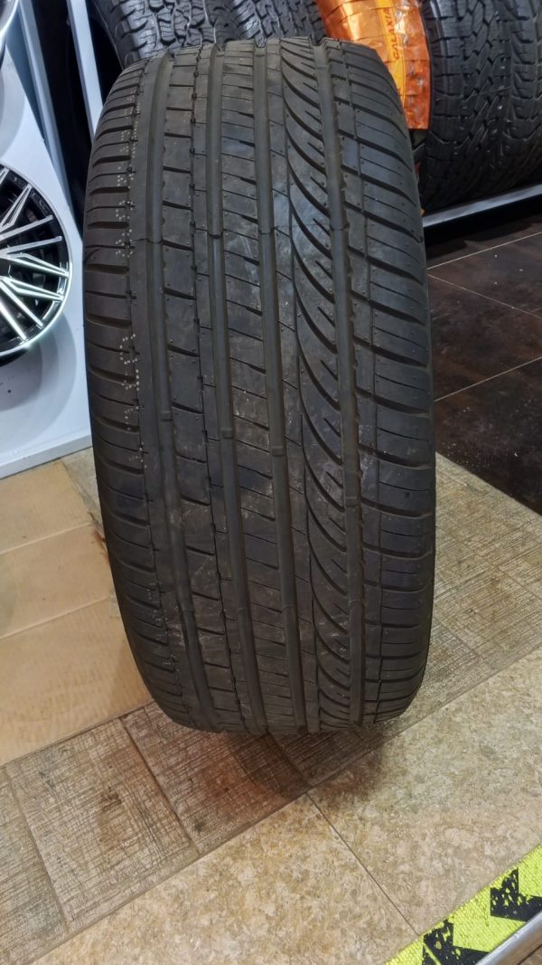 275/45R20 Pearly