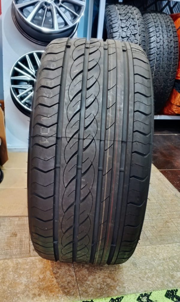 275/40ZR19 JOYROAD