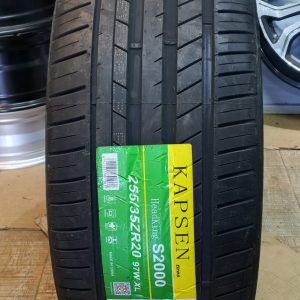 255/35r20 Kapsen